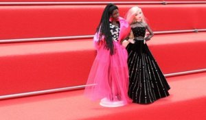 Pour la première fois, des poupées Barbie défilent sur le tapis rouge du Festival de Cannes