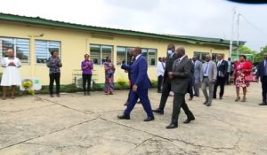 Treichville : le ministre Amadou Coulibaly visite les locaux de la poste, structure sous tutelle