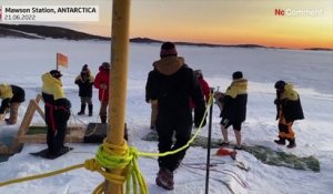 Solstice d'hiver : des scientifiques australiens prennent un bain glacé en Antarctique