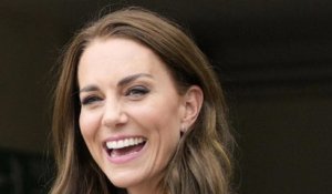 Kate Middleton revêt l’équipement militaire complet à l’occasion de la Journée des forces armées