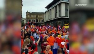 Parade orange à Rotherham : décidément, les supporters néerlandais savent mettre l'ambiance