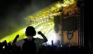 Le DJ Martin Garrix enflamme la scène du V and B Fest'