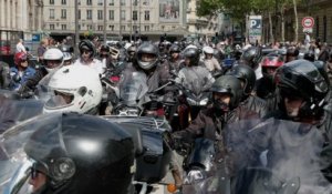 « On va écarter les banlieusards », les motards manifestent contre le stationnement payant des deux roues