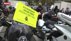 Paris : Le stationnement devenu payant provoque la colère des motards