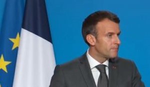 Pourquoi Emmanuel Macron a-t-il changé les couleurs de notre drapeau ?