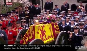Obsèques de la Reine: Les images du cercueil de la reine Elizabeth II qui a quitté Westminster Hall tiré par 142 marins avant d’arriver à l’abbaye de Westminster - VIDEO