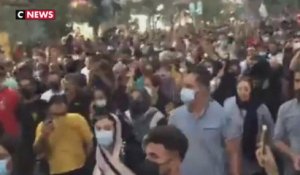 Iran : les manifestations se multiplient après la mort d’une femme détenue par la police