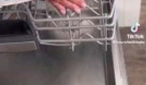 Réglage du panier supérieur dans un lave-vaisselle