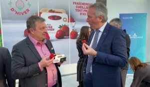 Heureux de pouvoir goûter des fraises issues d'une autonomie alimentaire durable