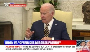 Volodymyr Zelensky offre une médaille militaire ukrainienne à Joe Biden