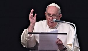 Le Pape François annonce que son prédécesseur Benoît XVI est gravement malade