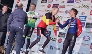Cyclo-cross - Championnats de Belgique - Lokeren 2023 - Michael Vanthourenhout, sacré : ""Je suis très heureux de décrocher ce titre. Après le titre de Champion d'Europe, c'est super pour moi"