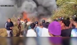 Au moins 67 morts dans un crash d'avion au Népal