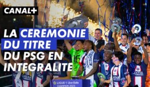 Le PSG soulève le trophée de Ligue 1 Uber Eats
