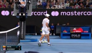 Dominé, dépassé et finalement blessé : comment Nadal a été éliminé par McDonald