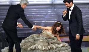 Festival di Sanremo le cadute dalle scale e i momenti imbarazzanti