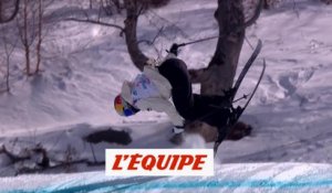 L'impressionnante chute de Tess Ledeux - Ski freestyle - Mondiaux (F)