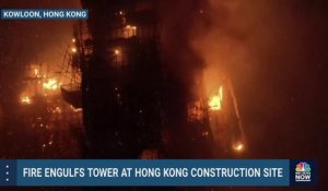 Regardez les images impressionnantes d’un important incendie qui a ravagé un gratte-ciel en construction dans le coeur touristique de Hong Kong - VIDEO