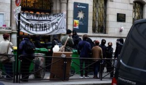 Paris : quelques dizaines de lycéens bloquent le lycée Racine