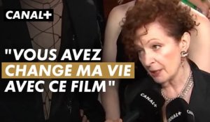 Nan Goldin présente aux Oscars pour son documentaire "Toute la beauté et le sang versé" - CANAL+