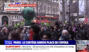 Paris: le cortège arrive progressivement place de l'Opéra