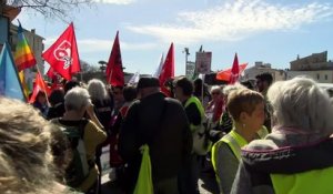 Martigues ne lâche rien et manifeste à domicile