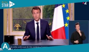 Allocution d'Emmanuel Macron : qui était en photo dans les deux cadres sur son bureau ? (ZAPTV)