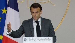 Handicap : « 1,5 milliard d'euros pour une meilleure accessibilité », promet Macron