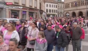 Des centaines de personnes rendent hommage à Rose