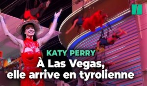 Katy Perry fait le show en tyrolienne à Las Vegas