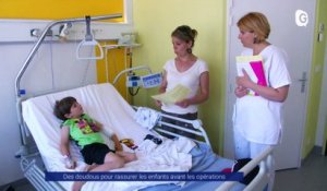Reportage - Des peluches pour rassurer les enfants avant les opérations