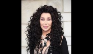 Cher est qualifiée de "fabuleuse" à 76 ans bien qu'on se soit moqué d'elle parce qu'elle utilisait