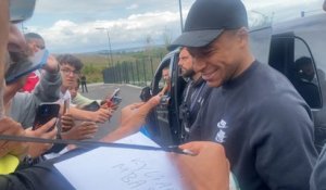 « Je vais très bien », Mbappé tout sourire à la sortie de l'entraînement