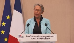 La France suit "avec la plus grande attention" la situation au Gabon, affirme Élisabeth Borne