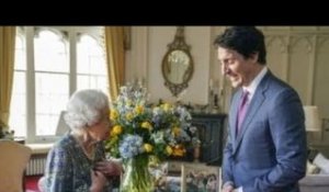 À l'intérieur de l'hommage caché touchant de Queen alors qu'elle rencontre Justin Trudeau