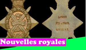 Médaille décernée au premier soldat britannique tué pendant la Première Guerre mondiale à vendre 107