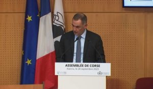 Emmanuel Macron appelle à un "front du refus" face à la criminalité organisée en Corse