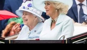 La reine dans une "énorme démonstration de soutien" à Camilla alors que le monarque signale qu'ils s