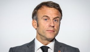 Mort de Jean-Pierre Elkabbach : Emmanuel Macron salue un « interviewer redoutable » lors d’un hommage contesté