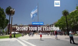 Présidentielle en Argentine : le centriste Sergio Massa affronte l'ultralibéral Javier Milei