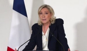 Augmentation des frais de mandat des députés: "Il nous apparaît inopportun de prendre cette décision", réagit Marine Le Pen