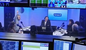 François Bayrou ne perd pas le nord et Xavier Bertrand se met au stand up : le zapping politique de Dimitri Vernet