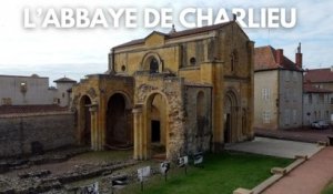 Vue aérienne de l'Abbaye de Charlieu : Un Trésor de l'Art Roman en Rhône-Alpes