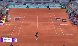 Madrid - Gauff inflige une double bulle à Rus