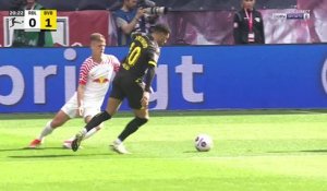 Bundesliga : Jadon Sancho lance Dortmund d'un banger !