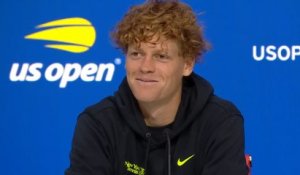 US Open 2025 - Jannik Sinner : "La coupe de Carlos Alcaraz ? Tout lui va !"