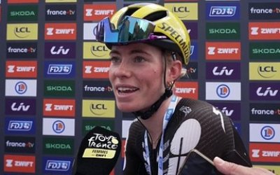 Tour de France Femmes 2025 - Demi Vollering : "Ce n'est pas encore fini... on va au moins essayer quelque chose"