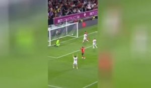 Djorkaeff malheureux sur penalty