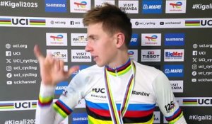Championnats du Monde UCI Kigali 2025 - Tadej Pogacar (encore) champion du monde après (encore) une démonstration : "Comme l'année dernière, je me battais contre moi-même...."