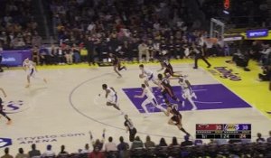 Lakers - Le slam dunk de Bronny James sur une passe lobée parfaite de Reaves